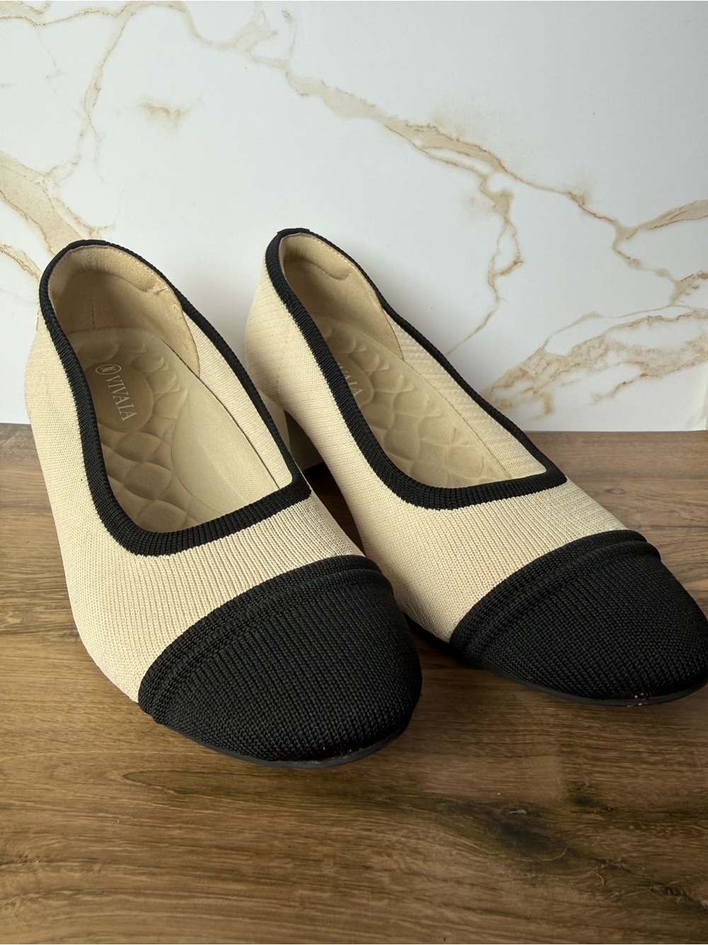 Vivaia Beige and Black Cap-Toe Knit Block Heel